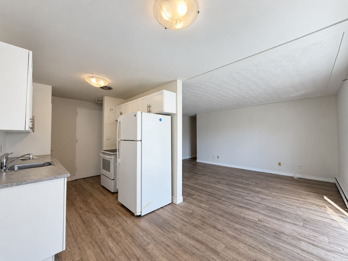 2 bedroom - Unit 28 - Photo 5