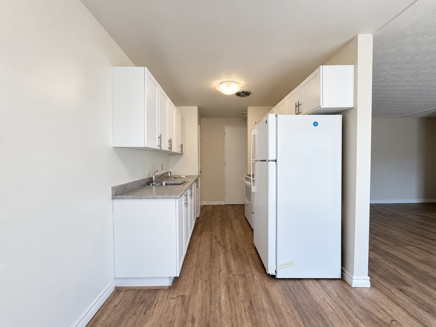 2 bedroom - Unit 28 - Photo 6
