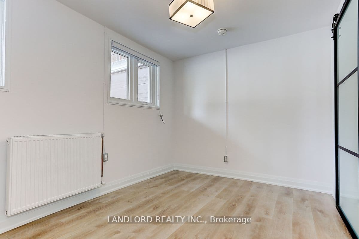 2520 Bloor St W - 23 - Photo 10