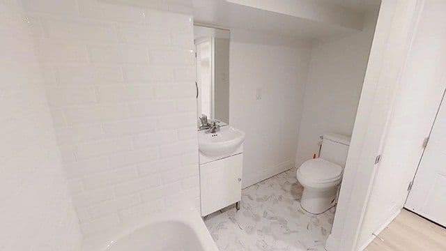 244 Boulton Ave - Lower - Photo 11