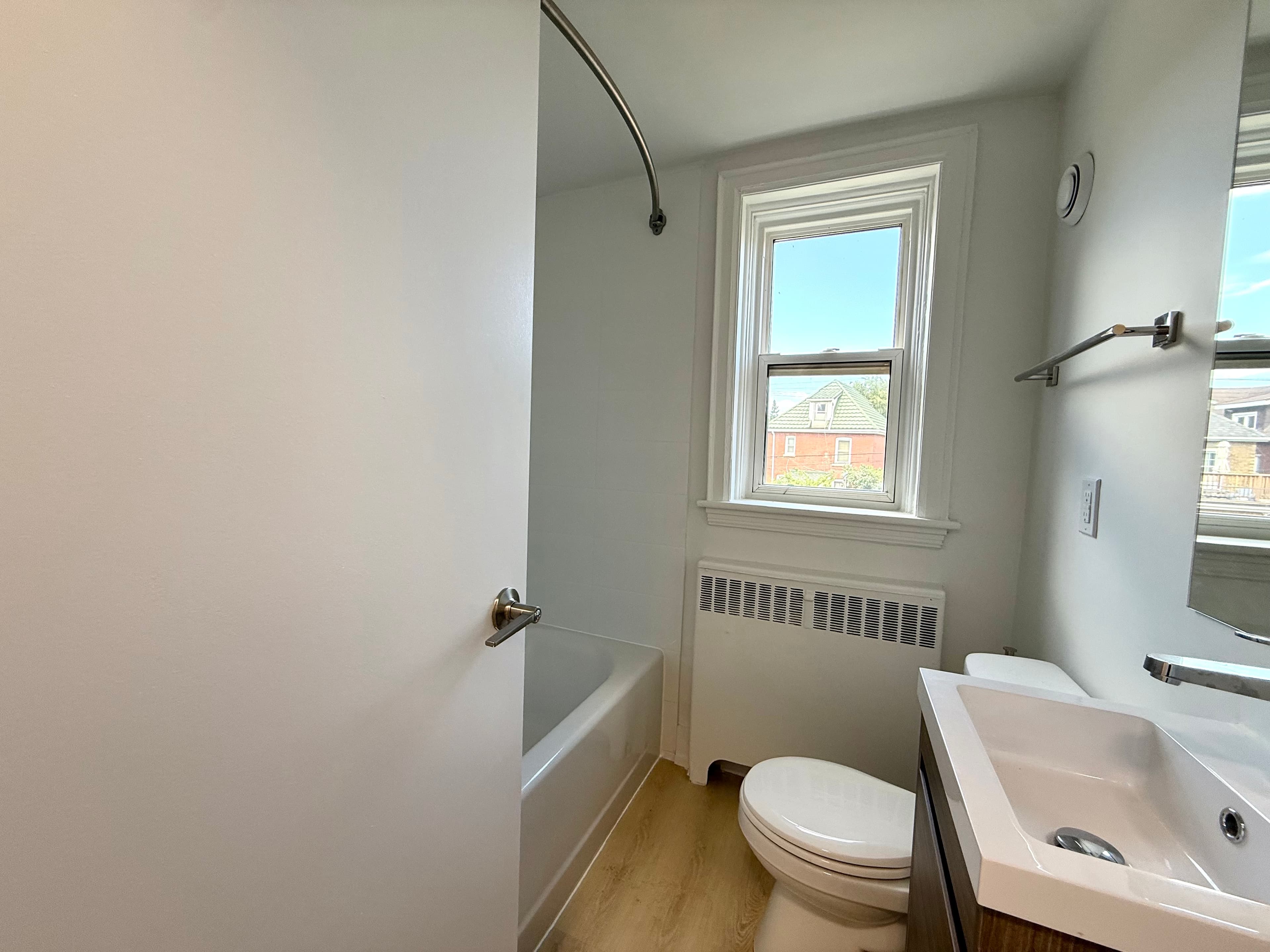 10 - 1024 King Street East Hamilton Ontario L8M 1C8 - Photo 8