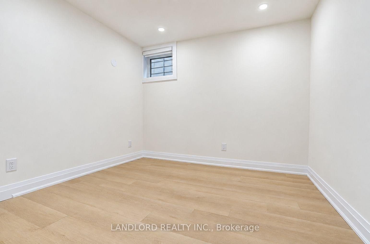 92 Neville Park Blvd - 4 - Photo 8