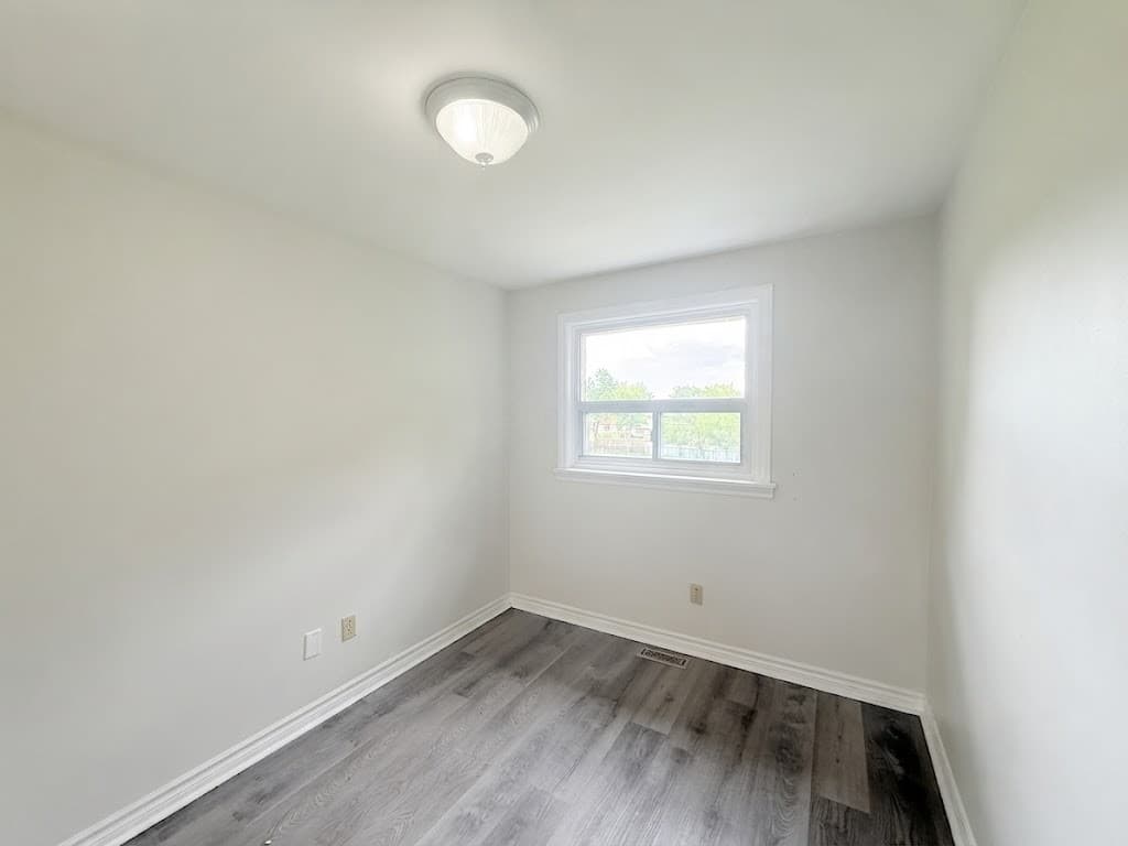 2830 Midland Ave - 48 - Photo 11