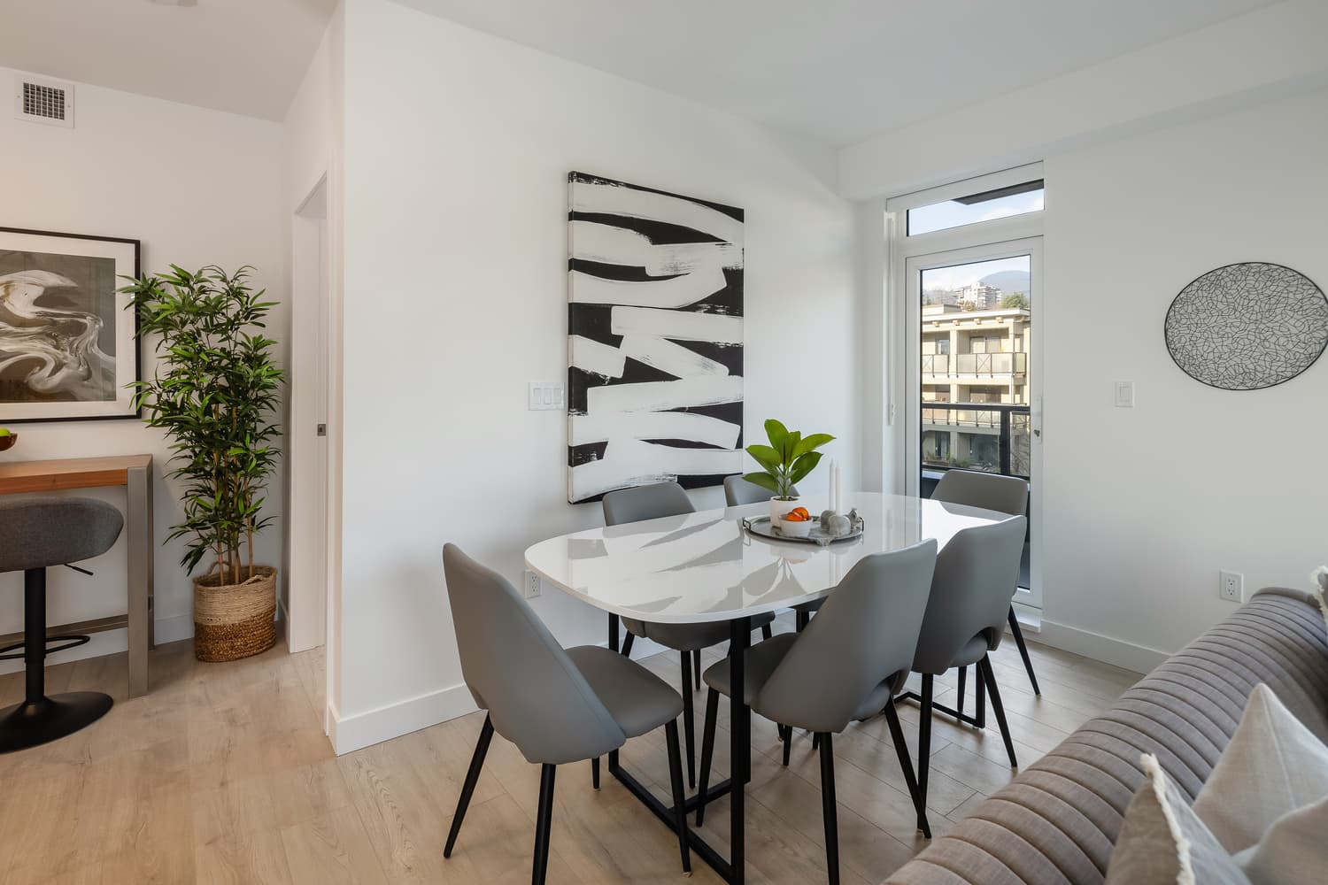 One53 - 2 Bed PROXY - Photo 11