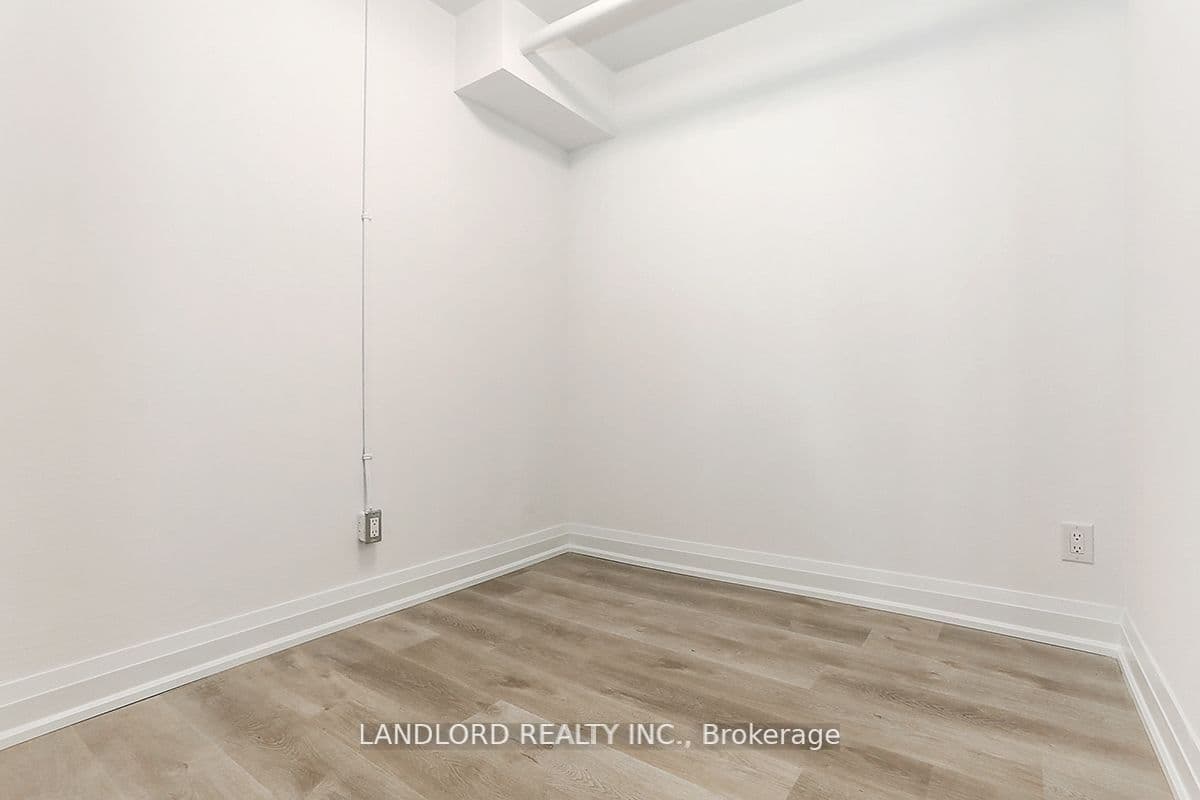 2520 Bloor St W - 23 - Photo 12