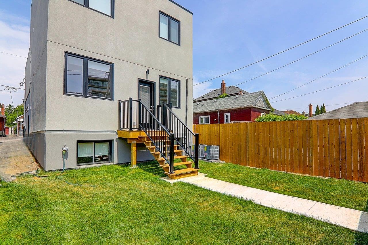 115 Livingstone Ave - Upper - Photo 45