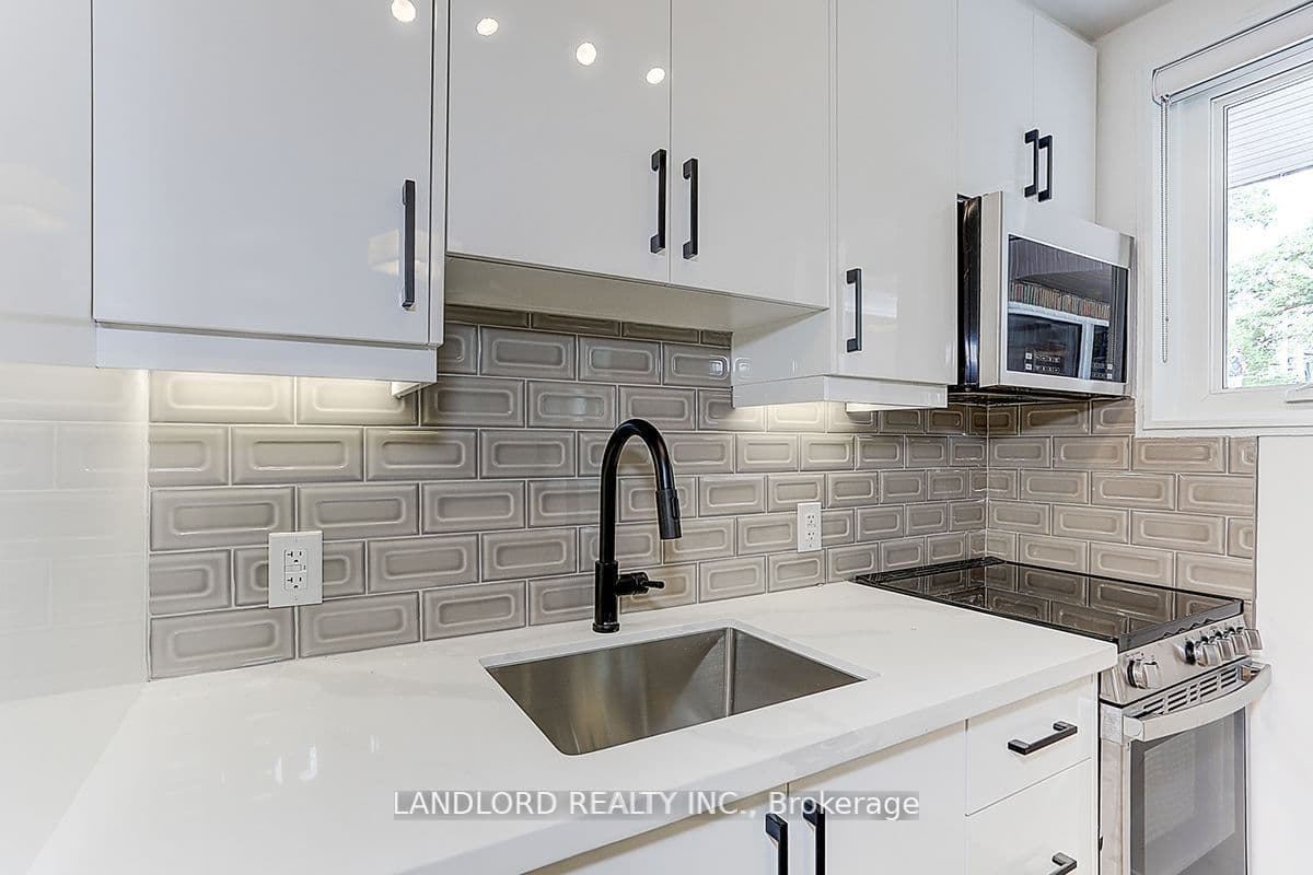 2520 Bloor St W - 23 - Photo 11