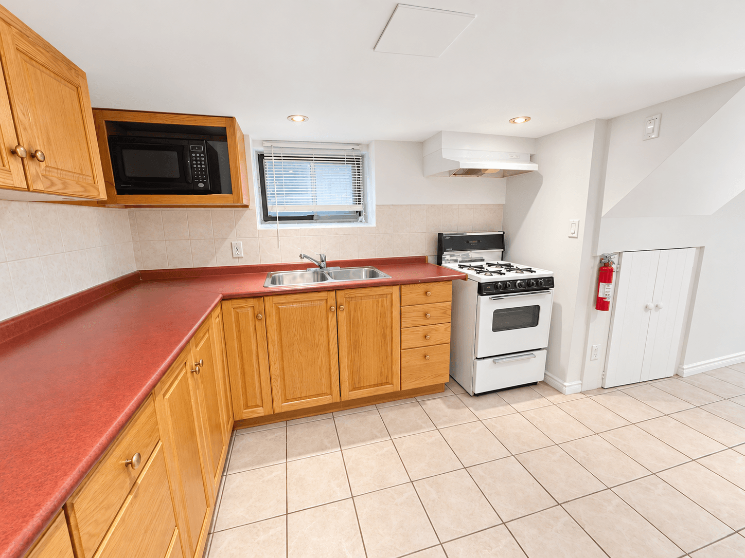 272 Stinson Cres - Basement - Photo 2