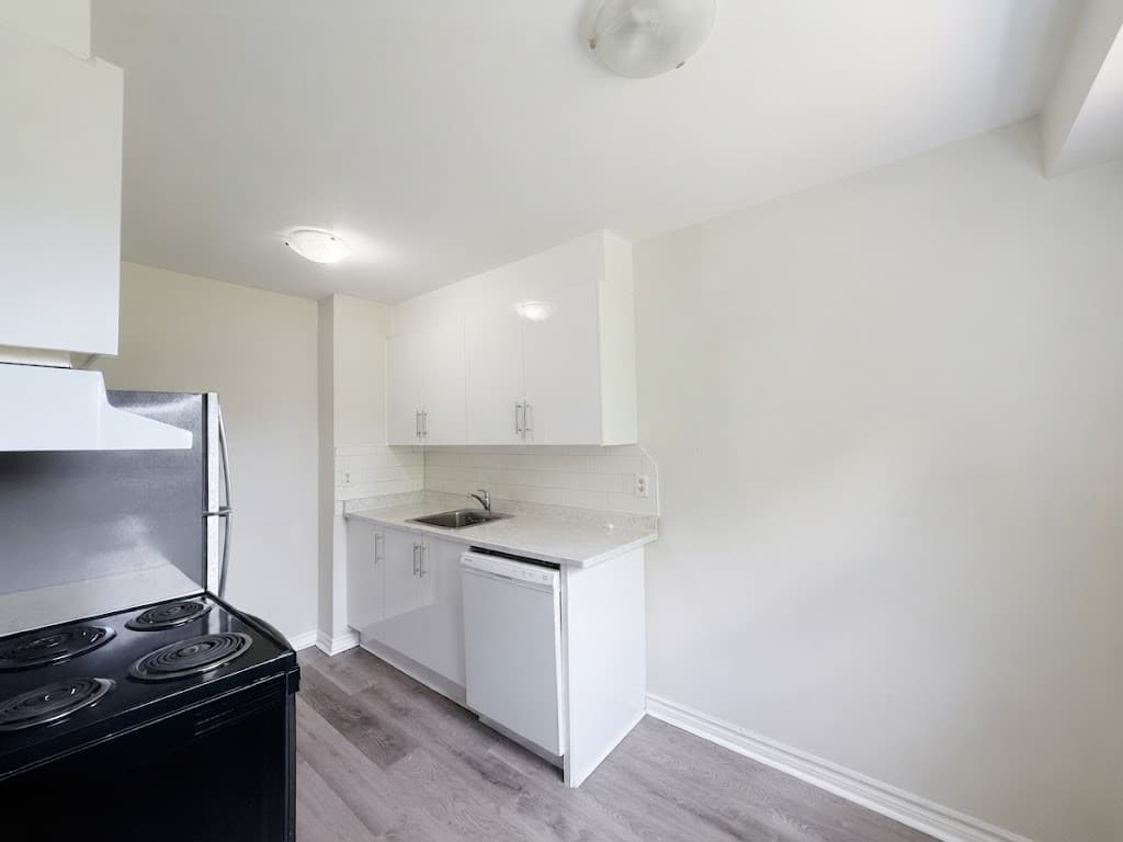 2830 Midland Ave - 48 - Photo 7