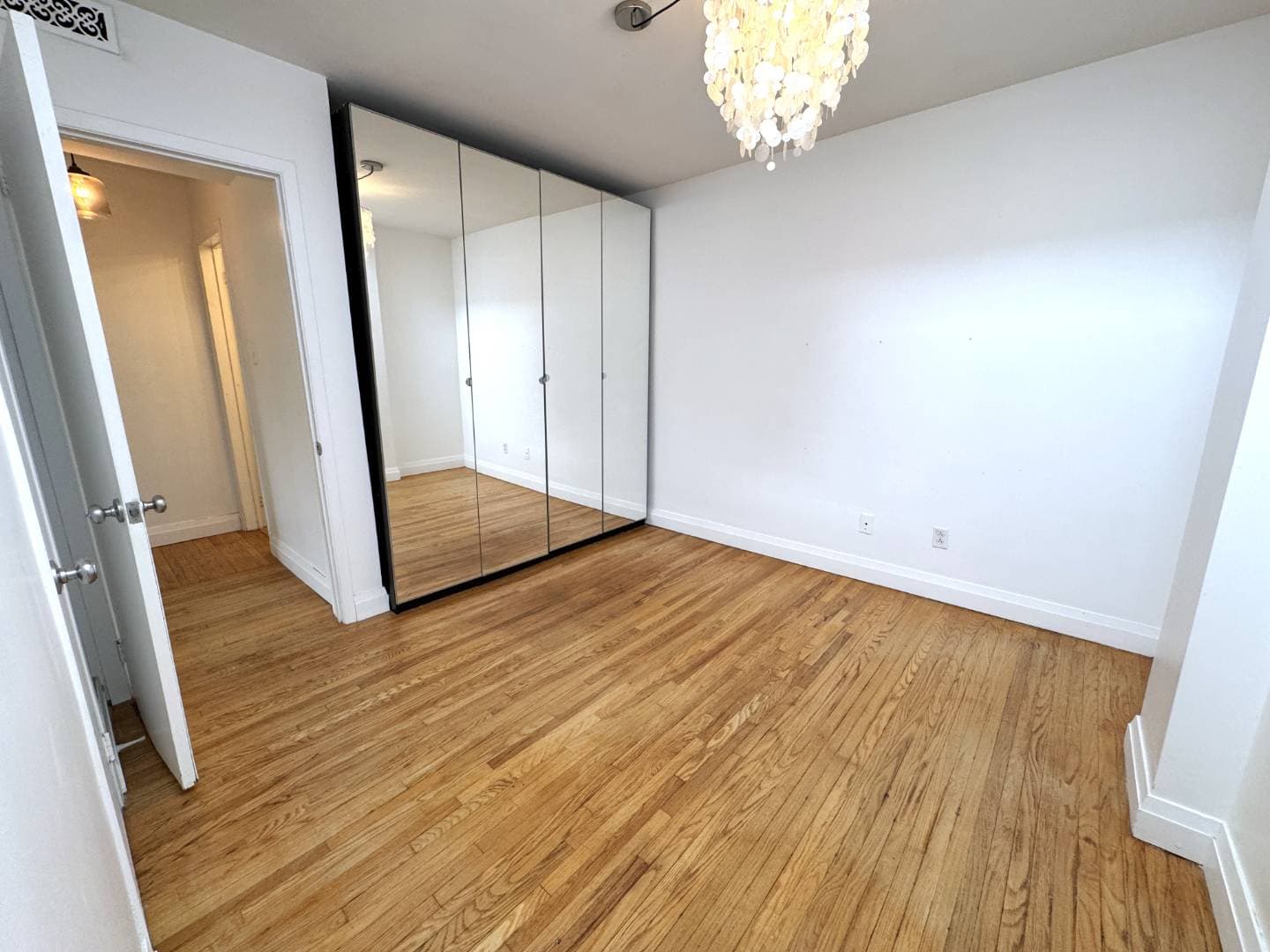 1175 Queen St E - B - Photo 16