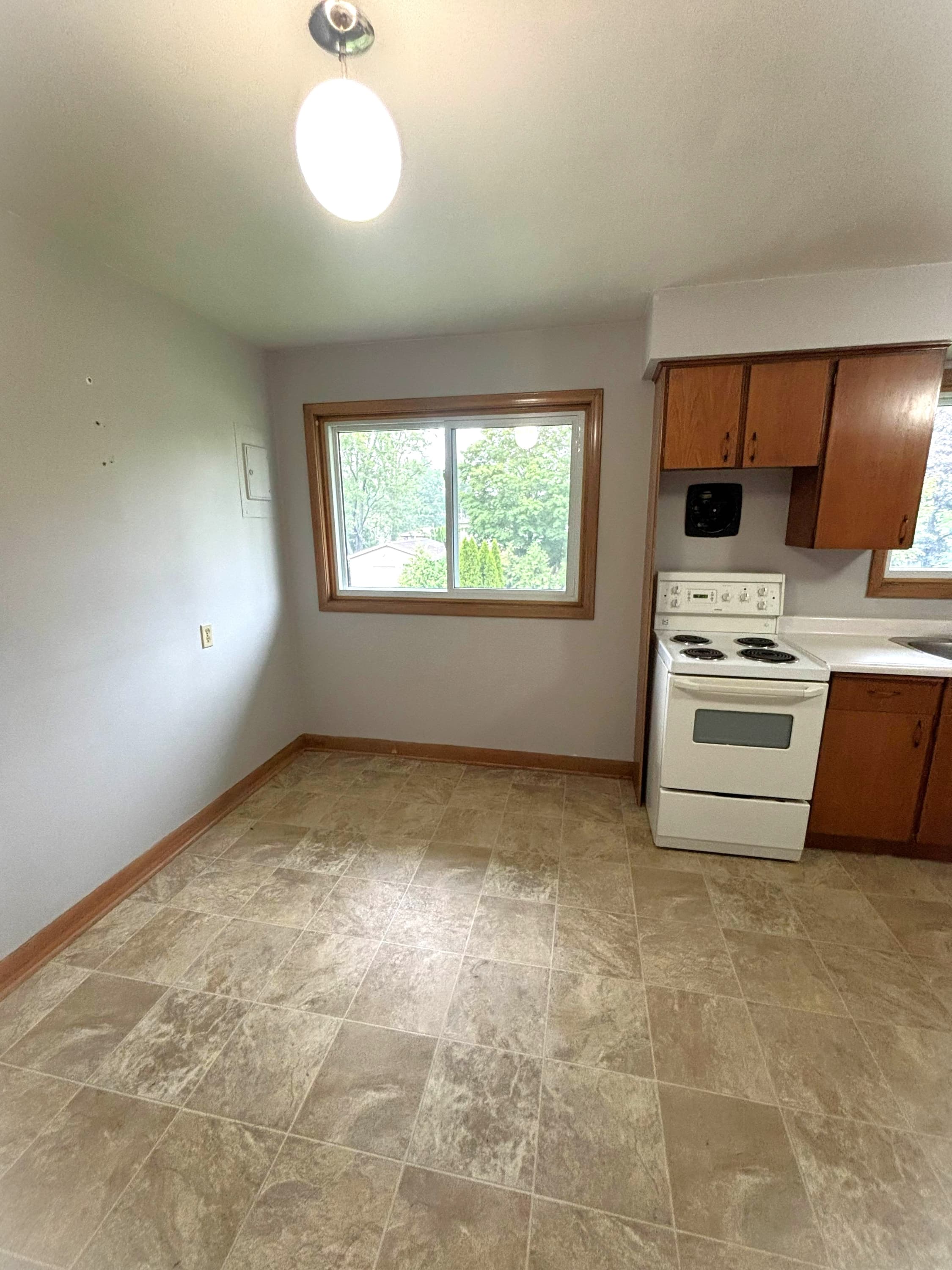 511 Niagara St - 6 - Photo 3