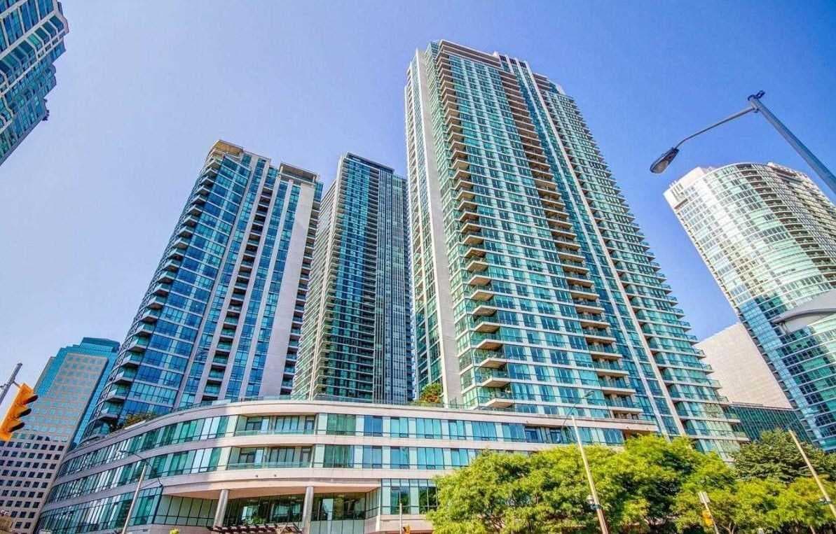 12 Yonge St -2010 - Photo 30