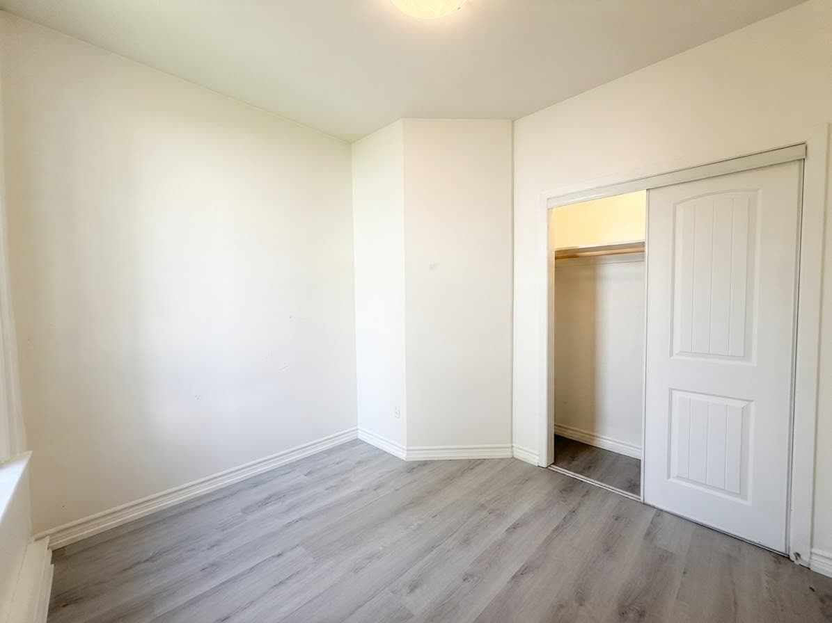 181 Gerrard St E - 203 - Photo 12