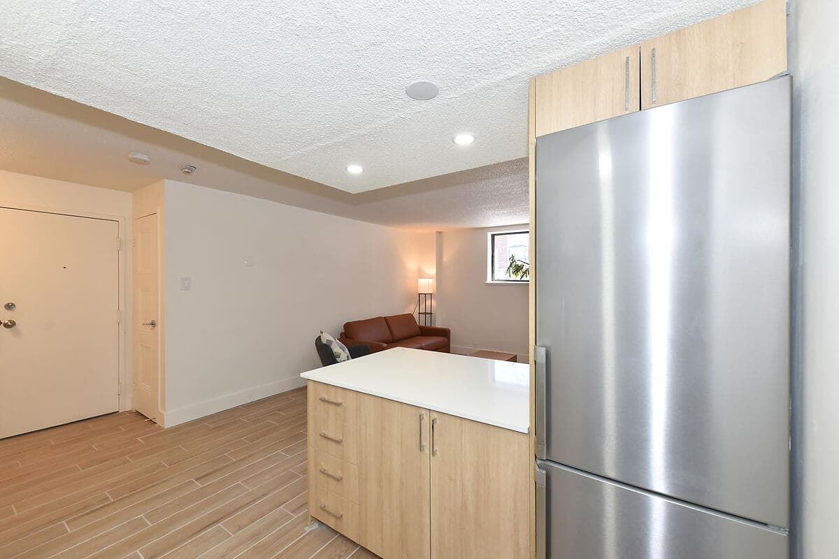101- 160 Dowling Avenue Toronto Ontario M6K 3A6 - Photo 15
