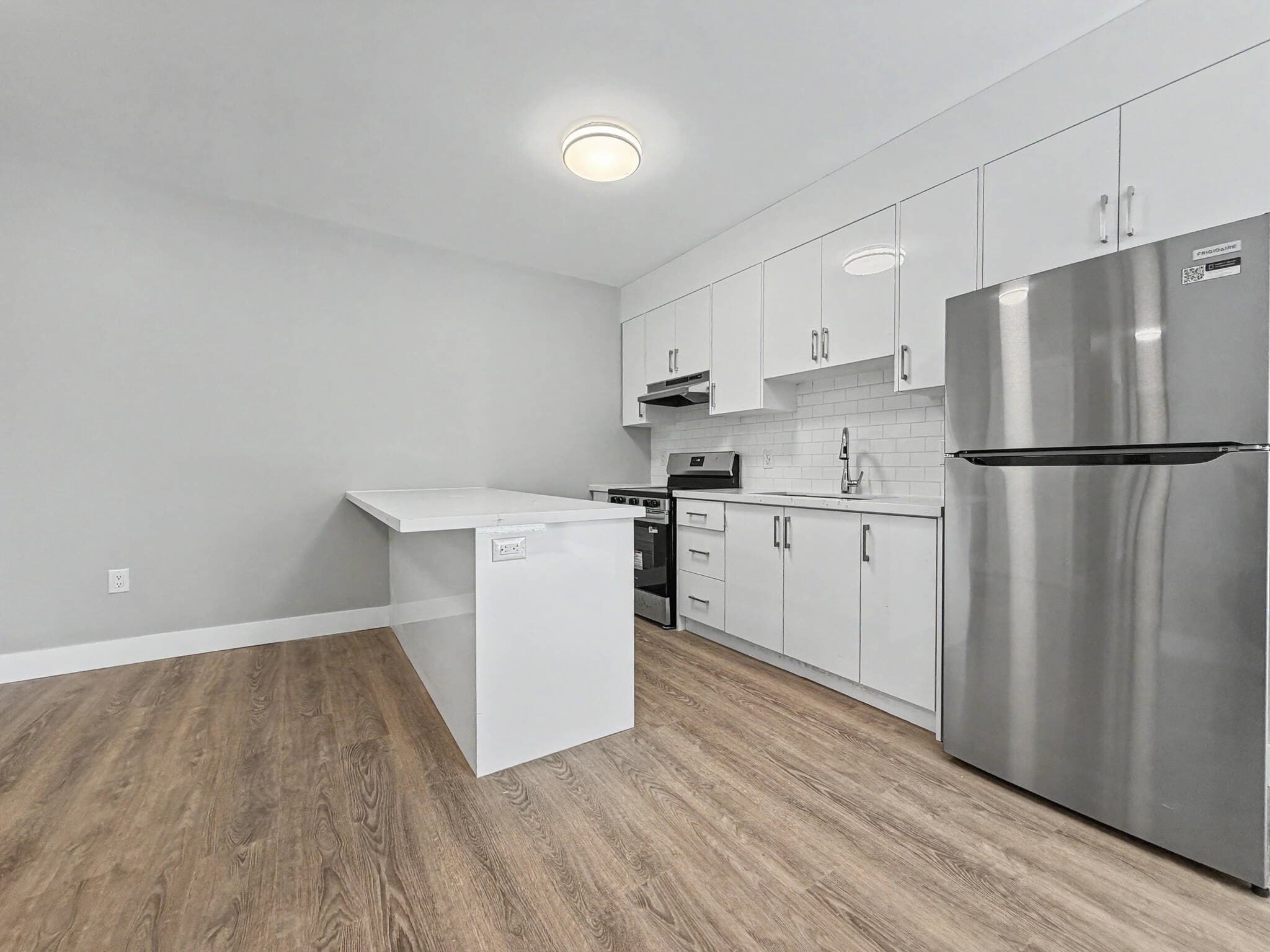 Unit 2- 199 Pine Street Tay Ontario L0K 2C0 - Photo 2