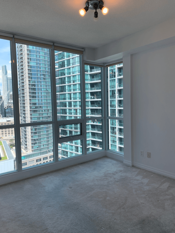 12 Yonge St -2010 - Photo 13