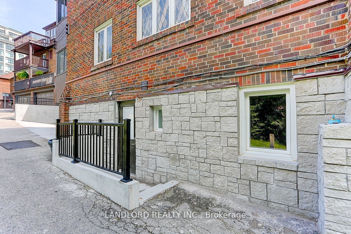 2520 Bloor St W - 23 - Photo 22