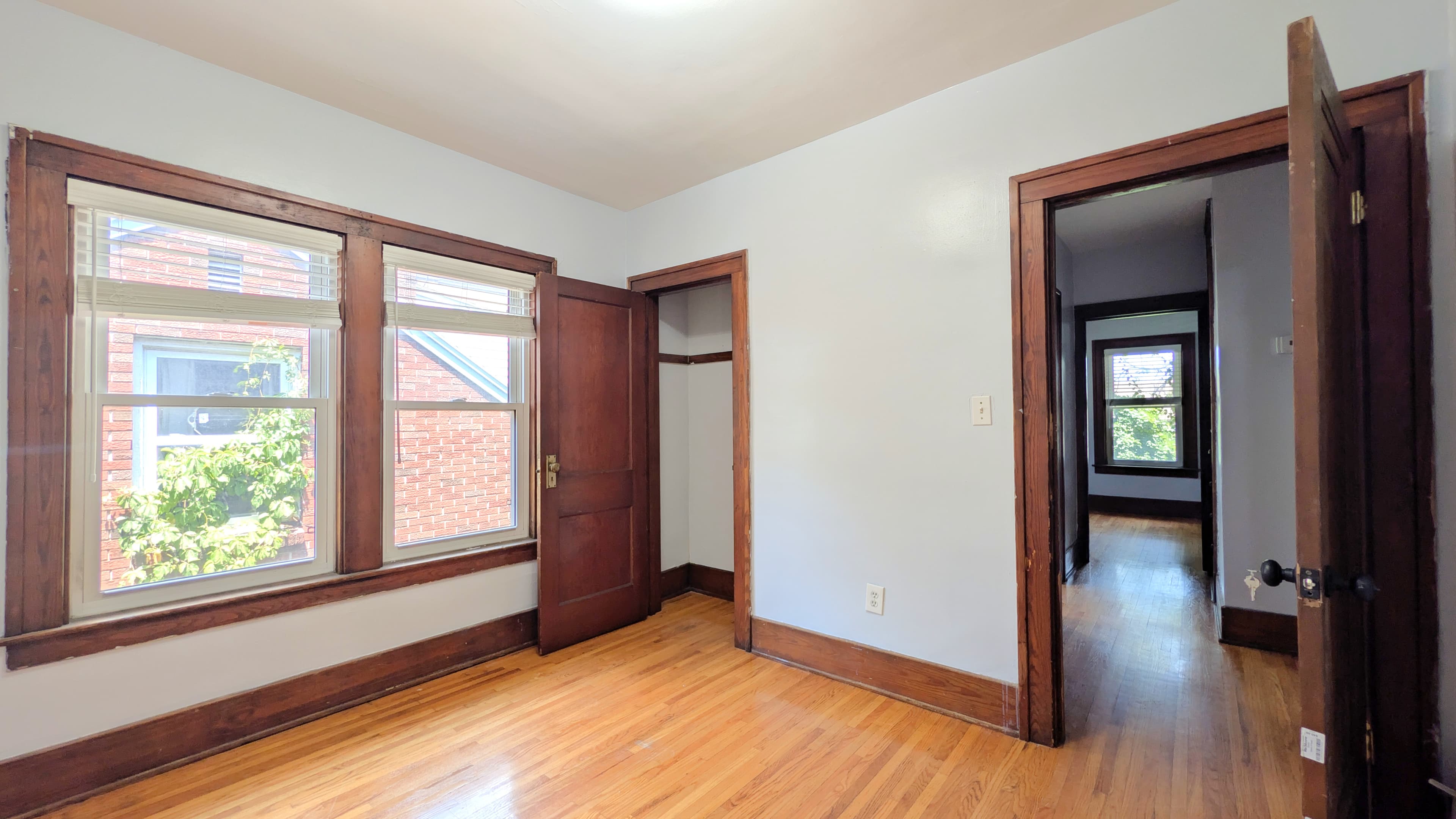 322 Partington Ave - Upper Unit - Photo 9