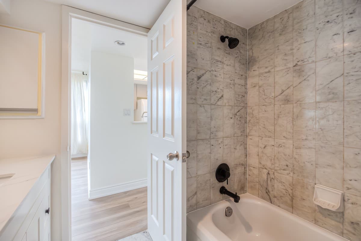 5 Concorde Place -2504 - Photo 18