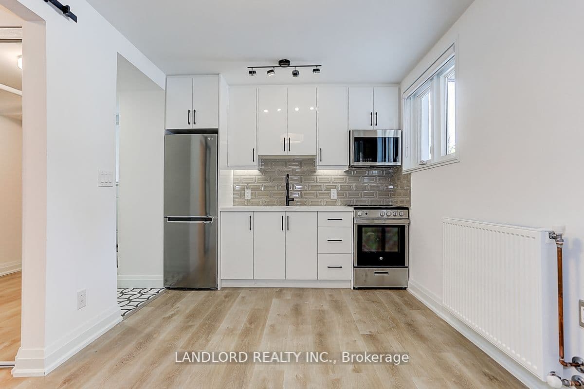2520 Bloor St W - 23 - Photo 2