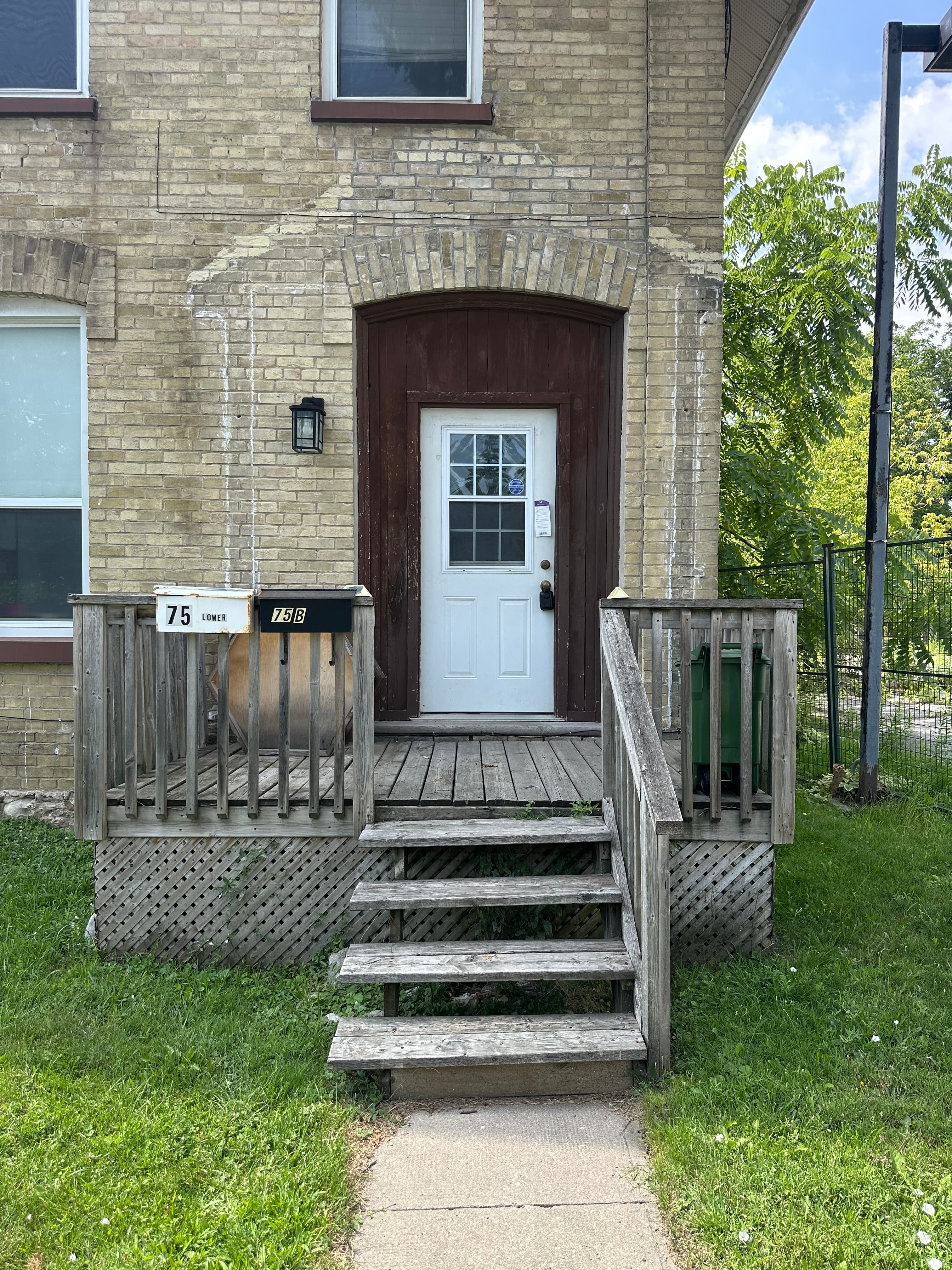 75 Lindsay St North - Photo 12