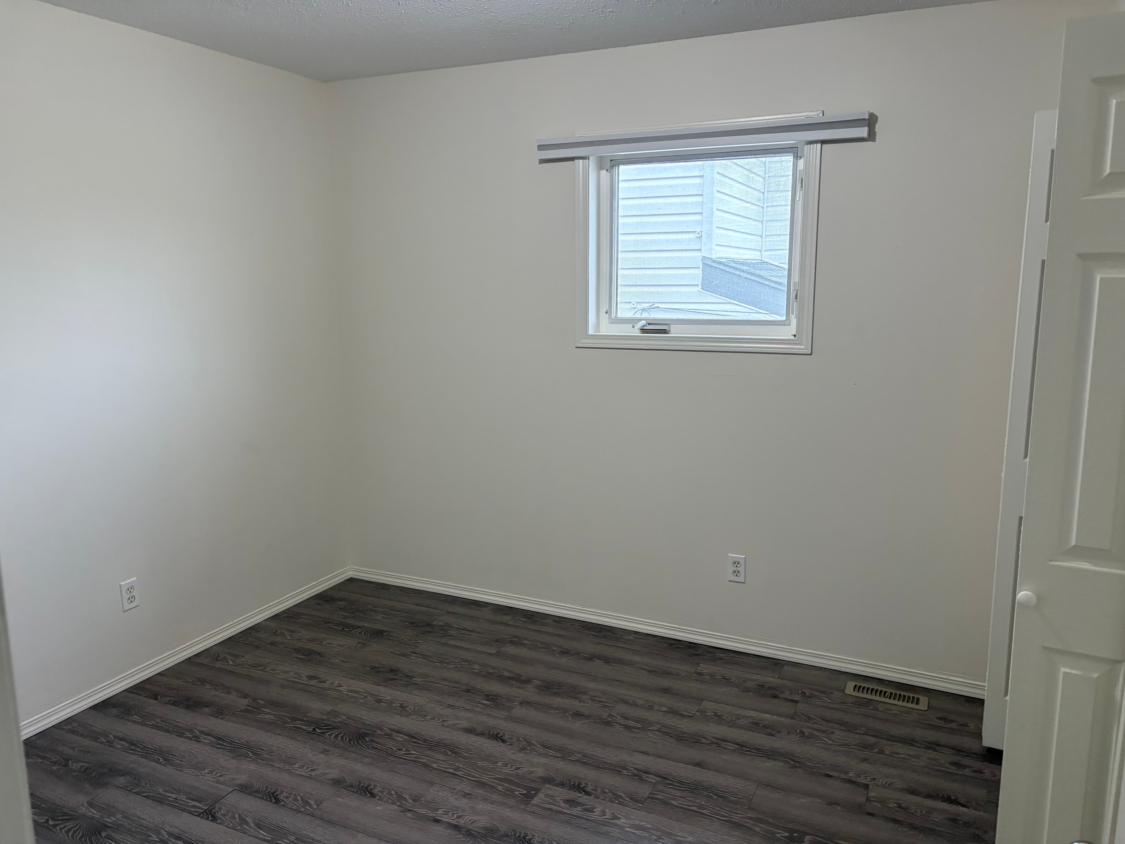 11930 80 Street Upper - Photo 8