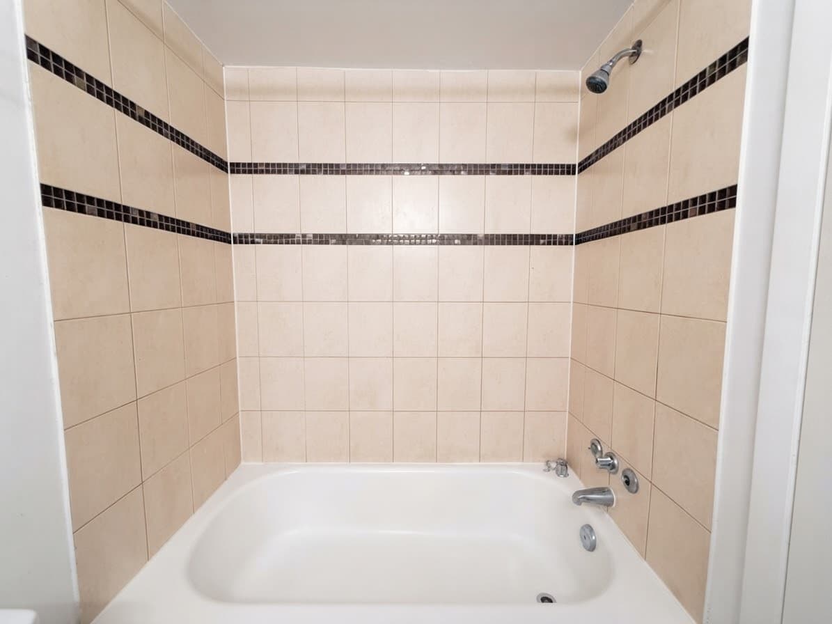 176 Howland Ave - 201 - Photo 12
