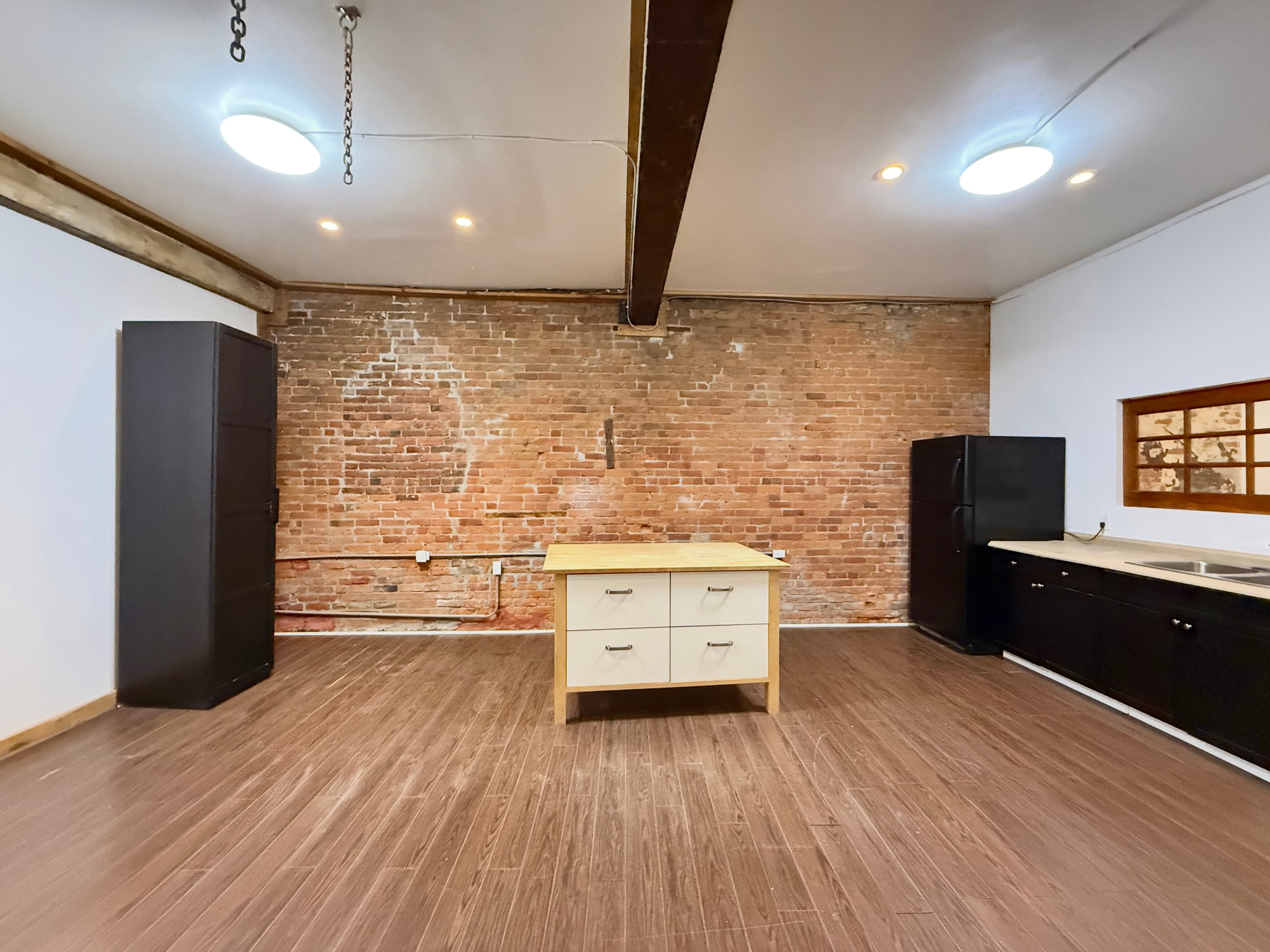 5 - 321 King Street East Hamilton Ontario L8N1C1