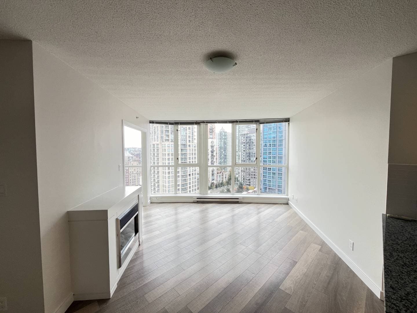 1506-1199 Seymour - Photo 4