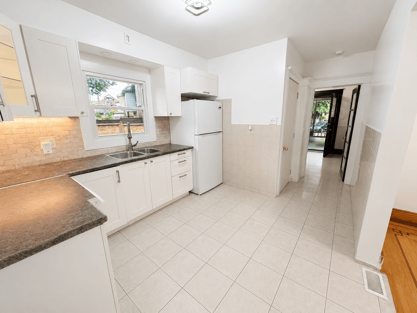 272 Stinson Crescent - Unit 1 - Photo 10