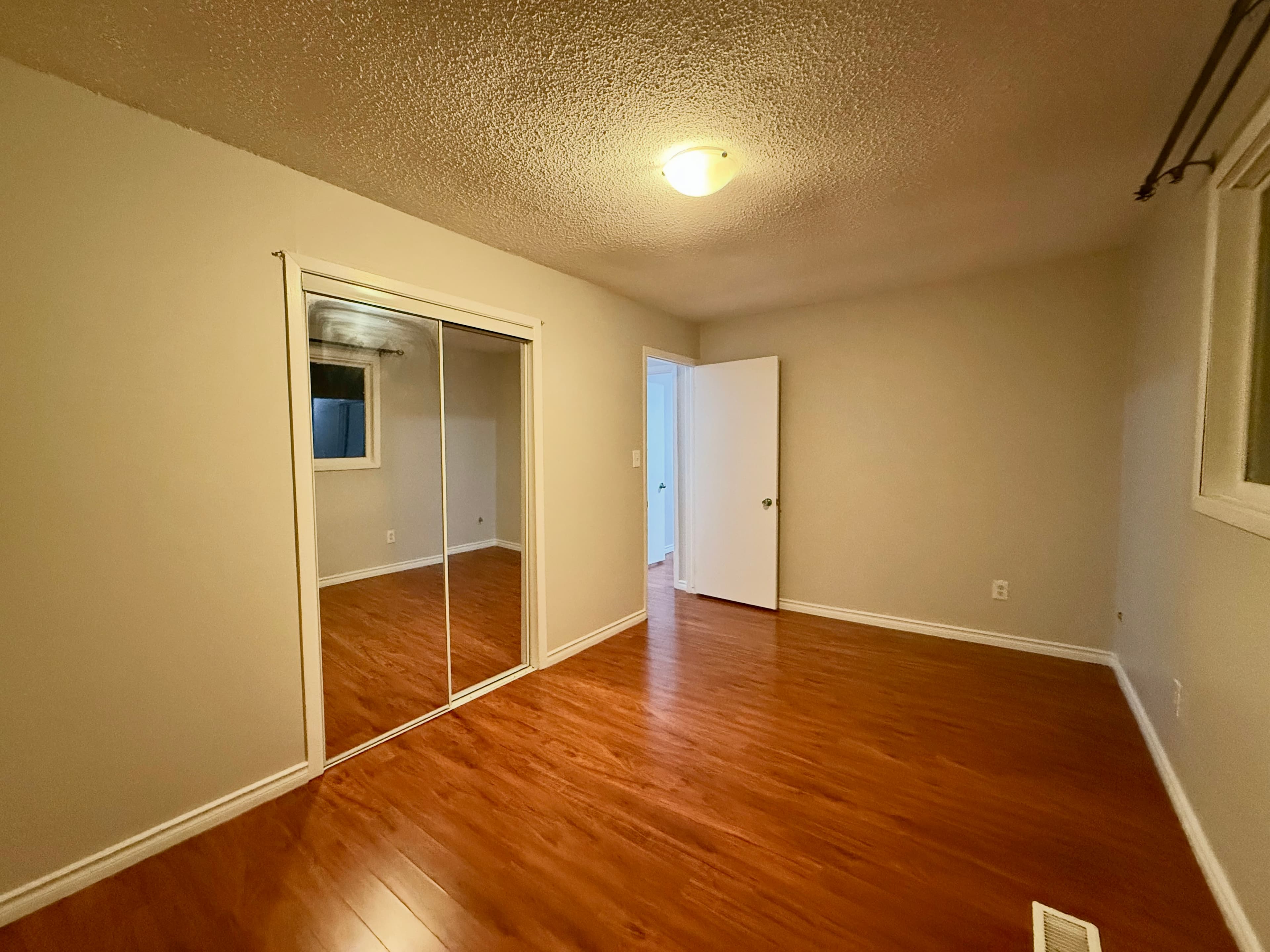 141 Adis Ave Hamilton ON L9C 6T9 - Photo 9