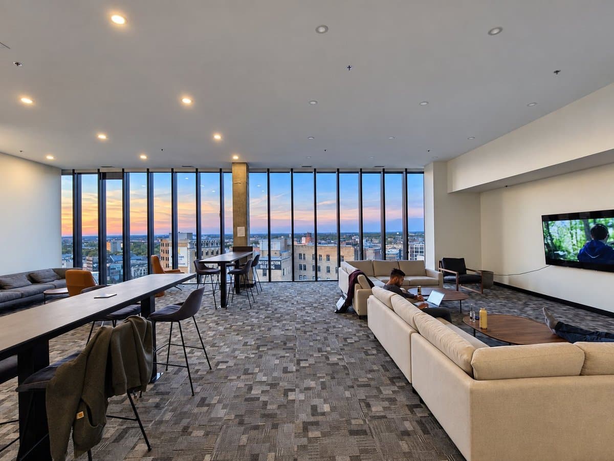 165 McDermot Av - 1Bed 1Bath - Photo 6