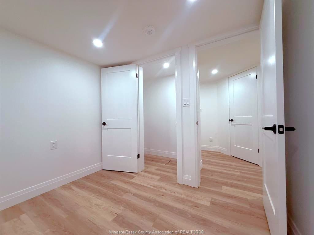 1748 Hall Avenue Lower - Photo 5