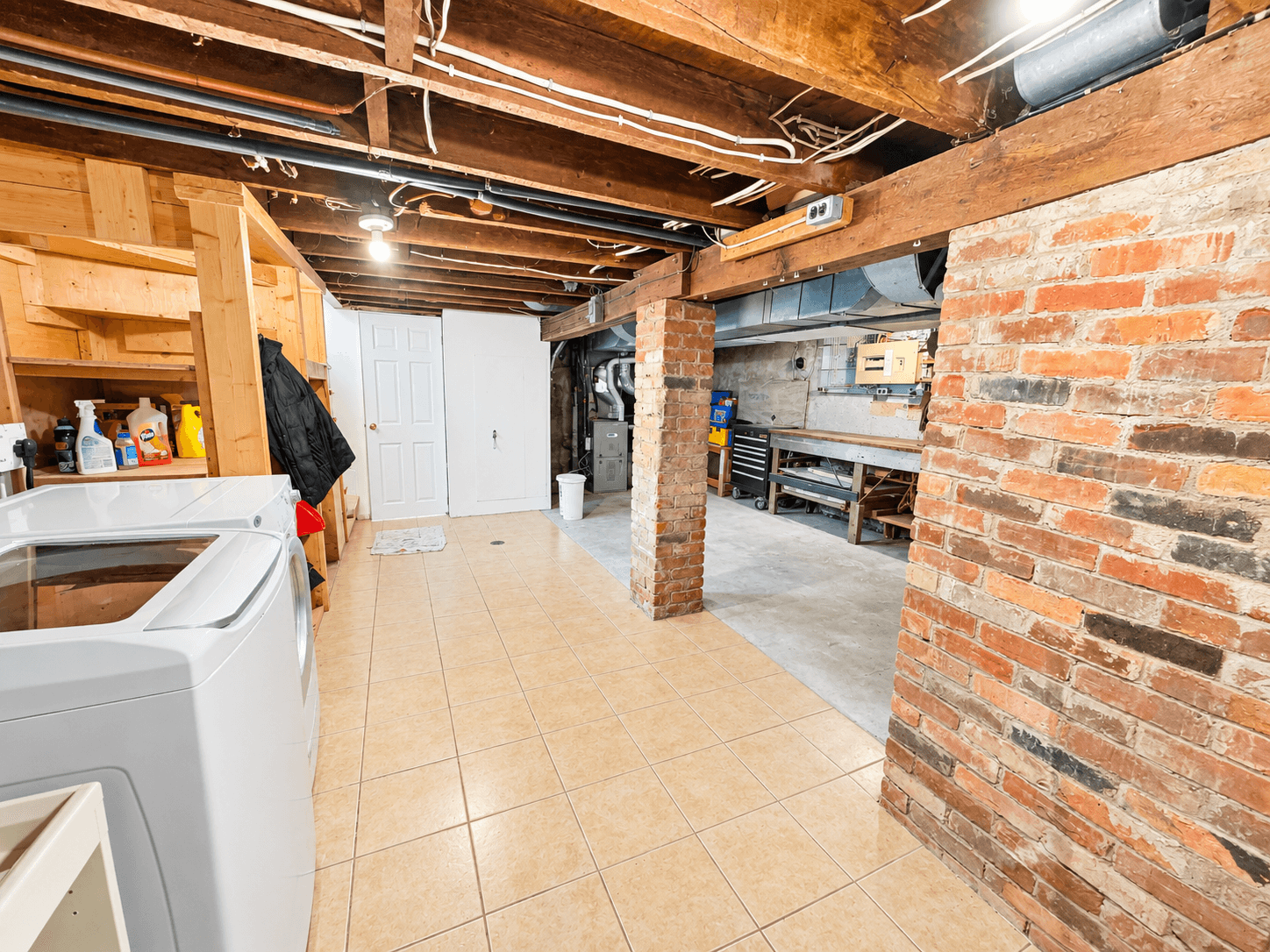 14 Brucedale St W - Photo 32