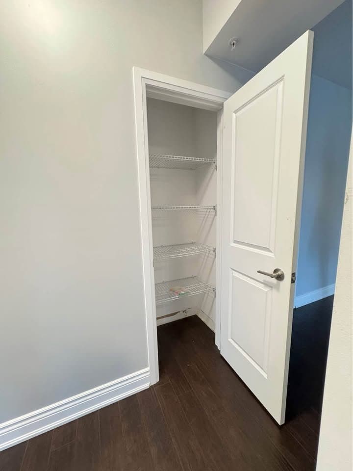 401 - 304 Essa Road - Photo 12
