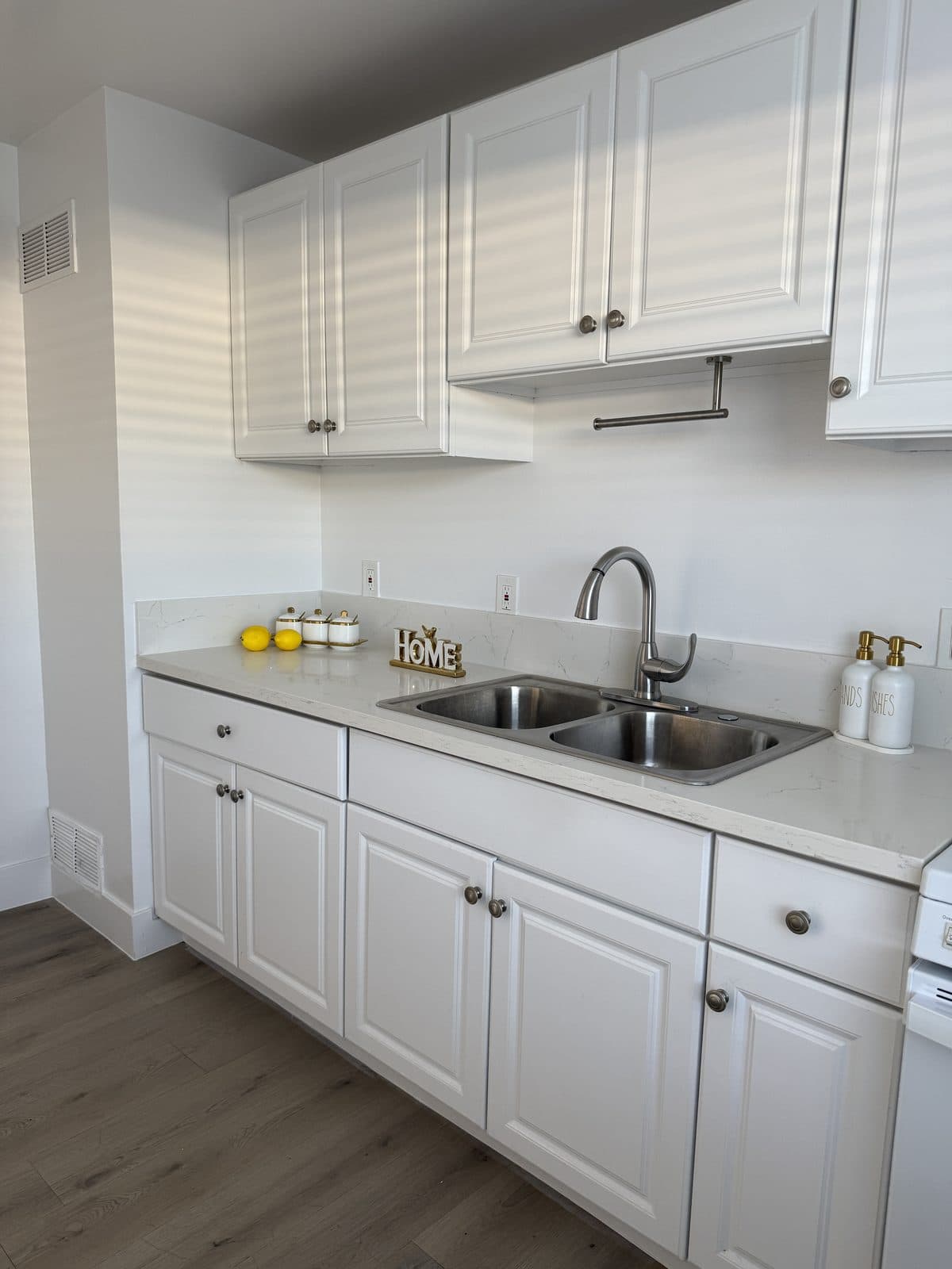 10519 Edison 3BR 1BA - Photo 2
