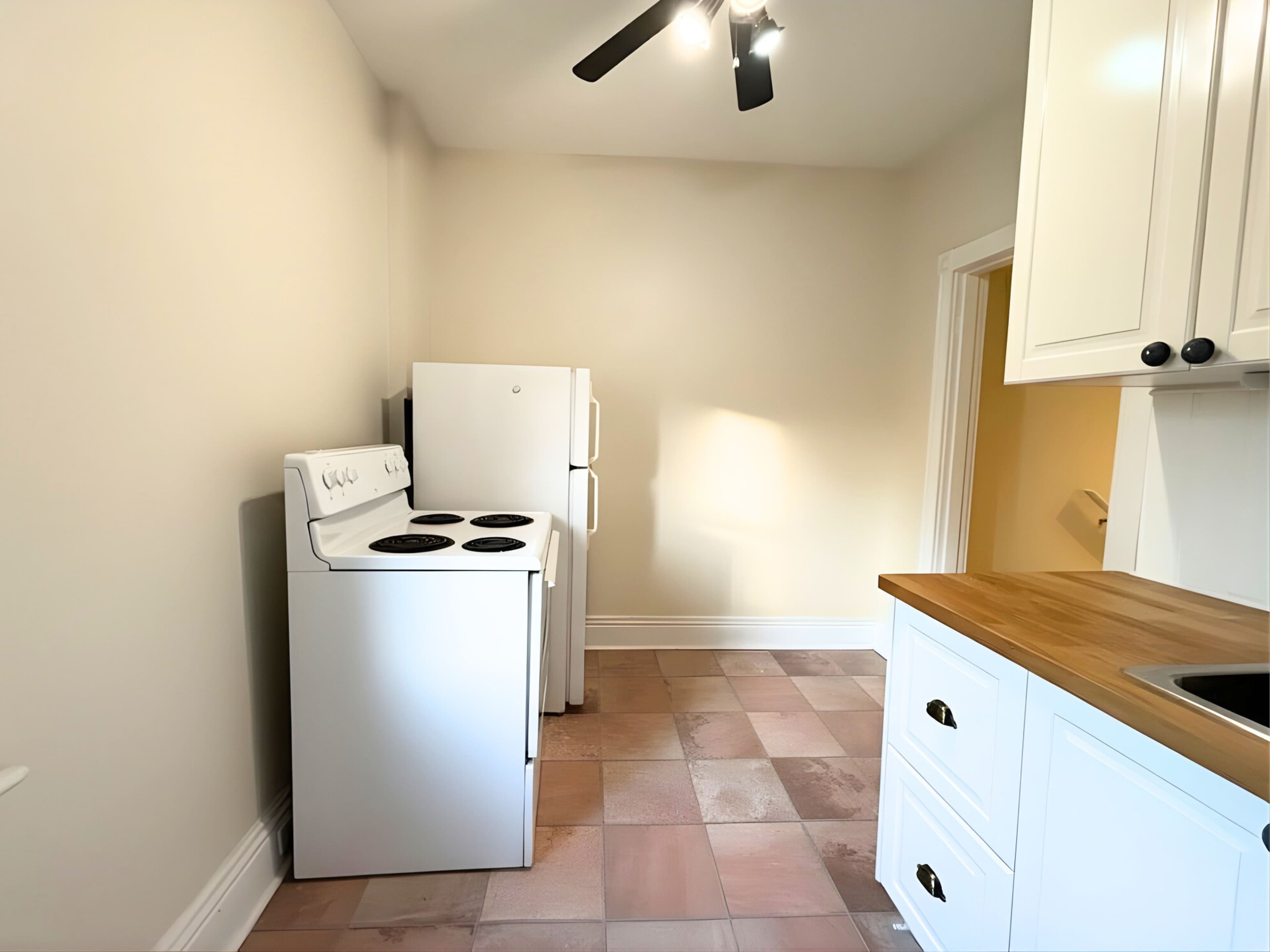 44 Spring St - Upper - Photo 8