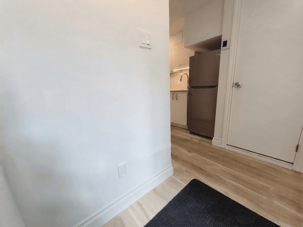 C-102 Donlands Ave Toronto - Photo 3