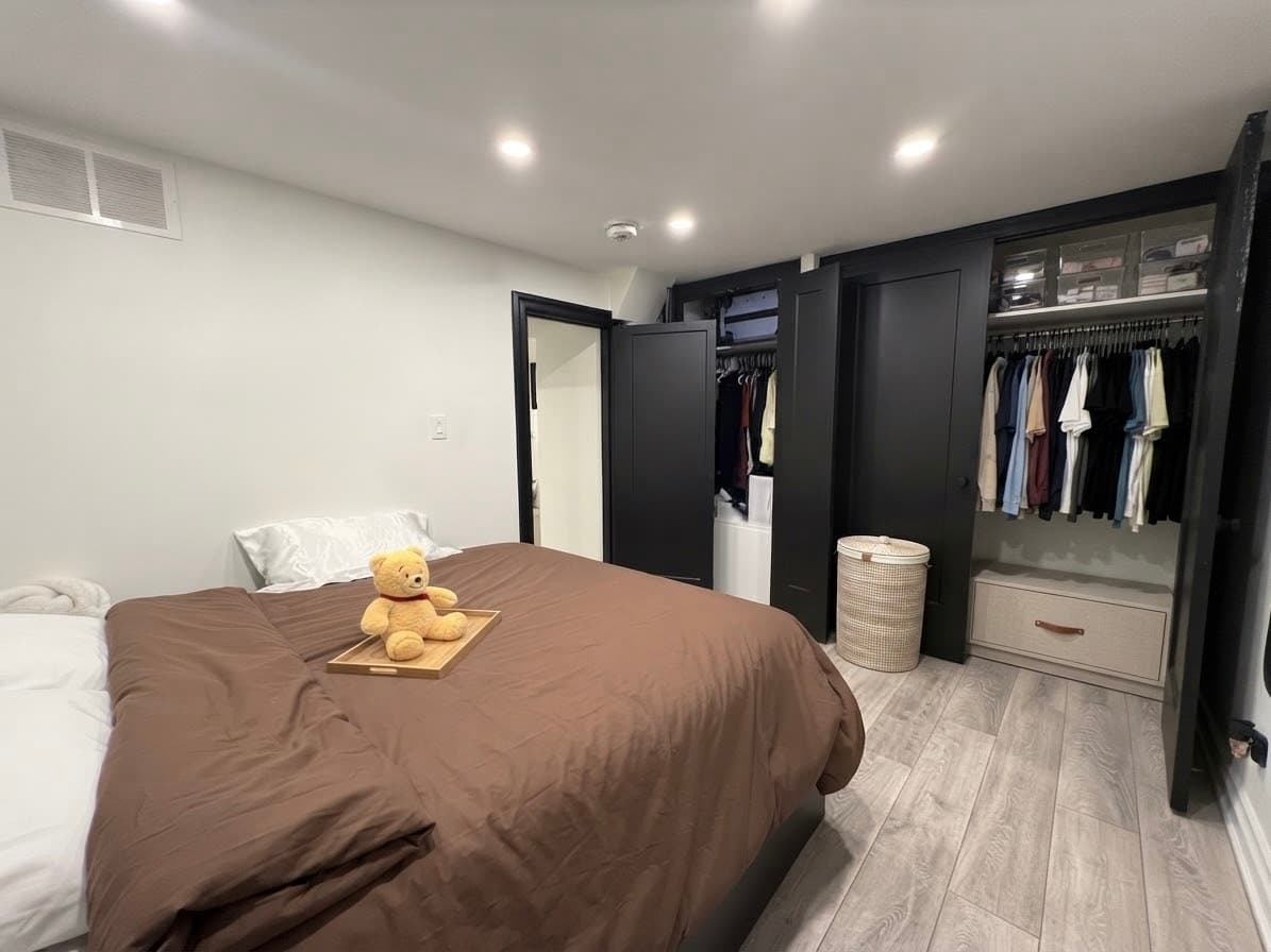 121 Sorauren Ave - 4 - Photo 10
