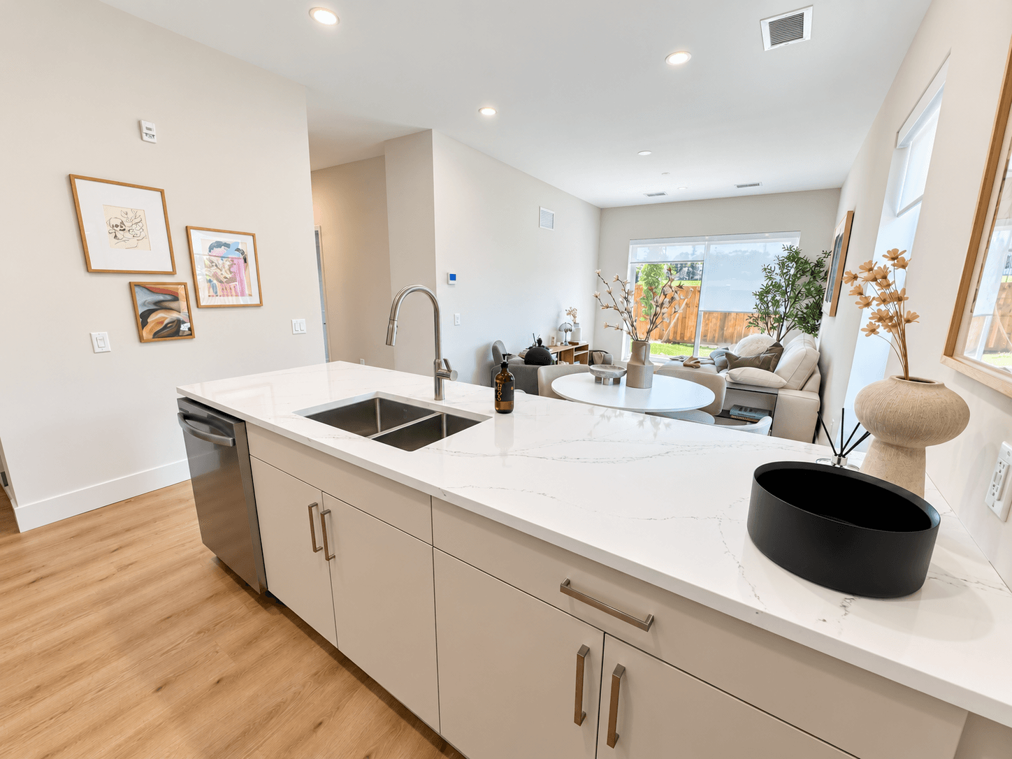 8 Hutt Lane - Corner Unit - Photo 14