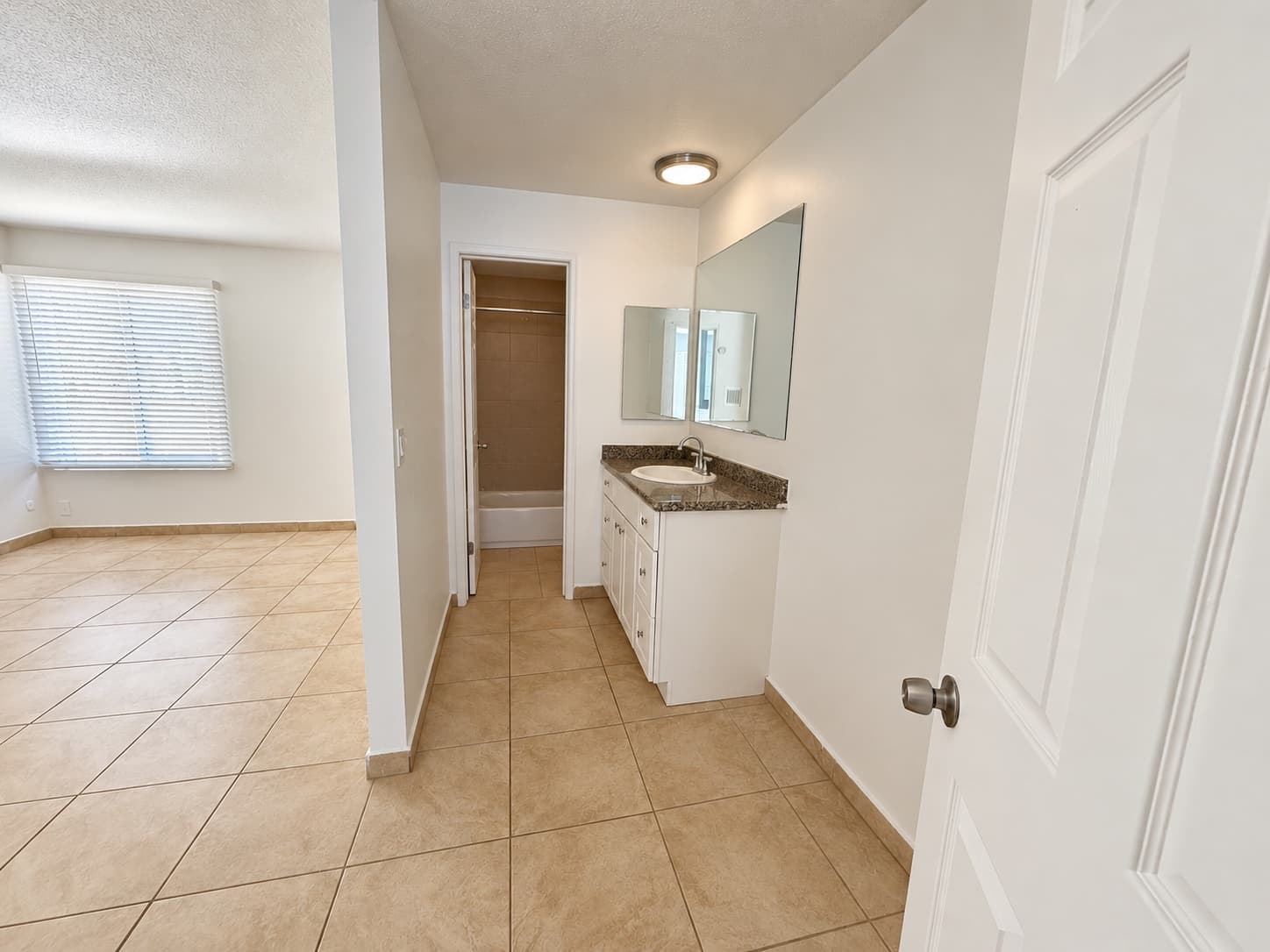 6961 Whitsett 1 Bed 1Bath - Photo 7