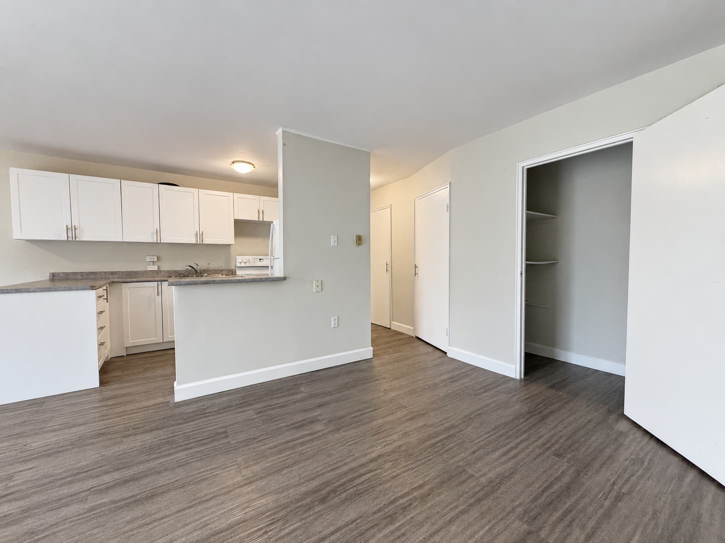 301-880 Colborne Rd Sarnia ON N7V 3K3 - Photo 4