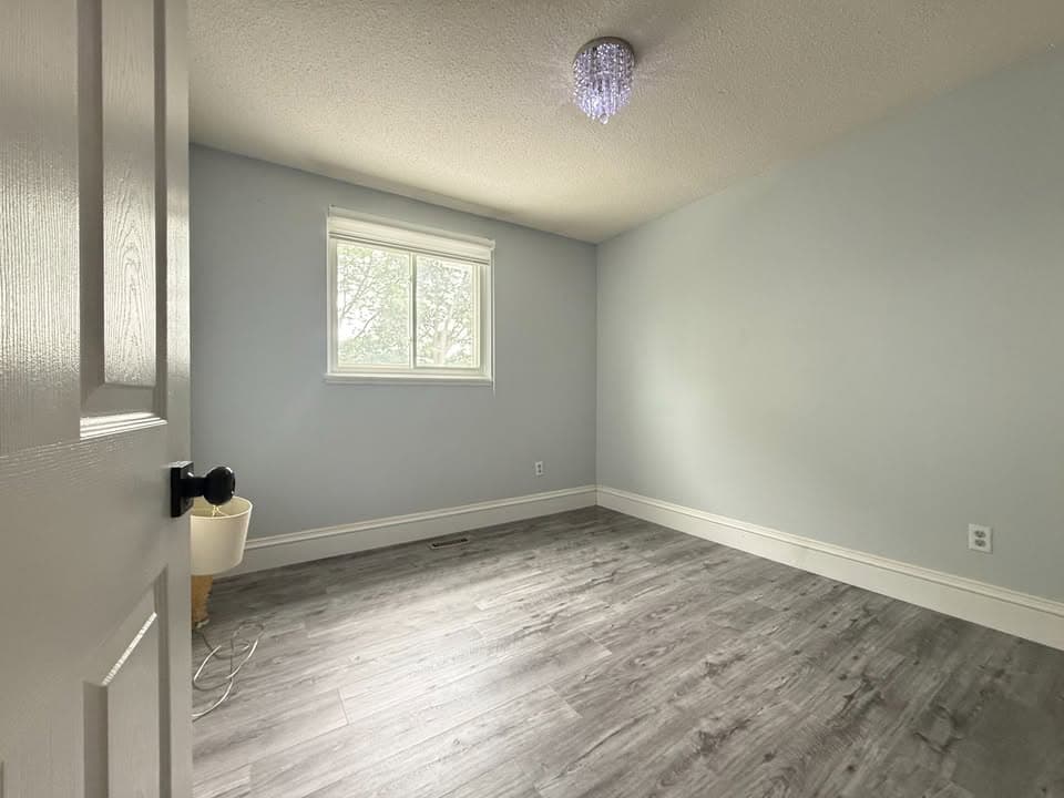 70 Jill Crescent Brampton Ontario L6S 3 J2 - Photo 12