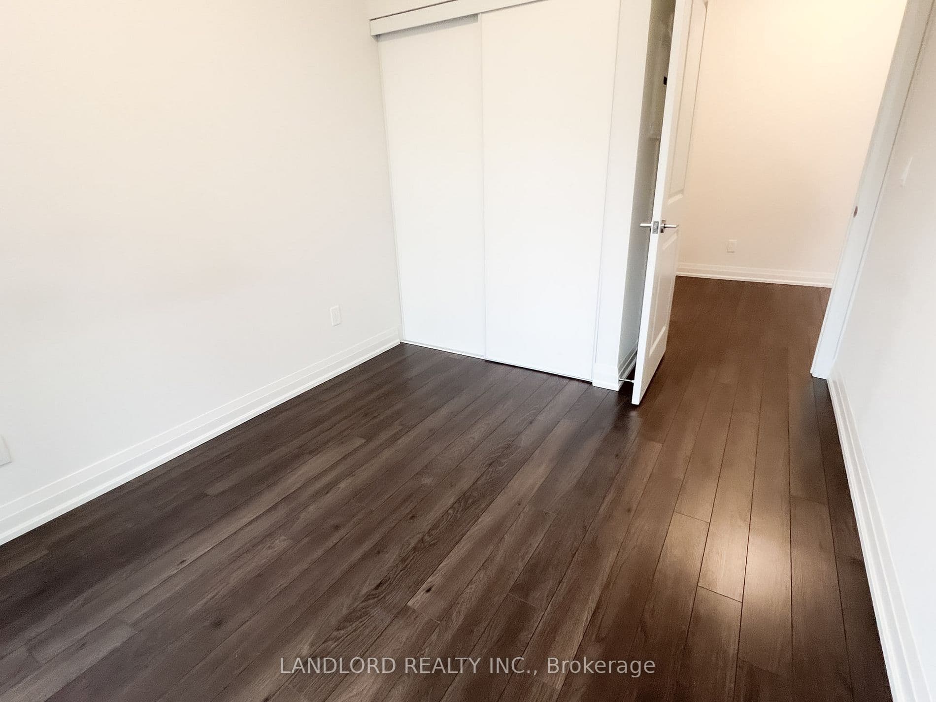 10 Meadowglen Place -1202 - Photo 16