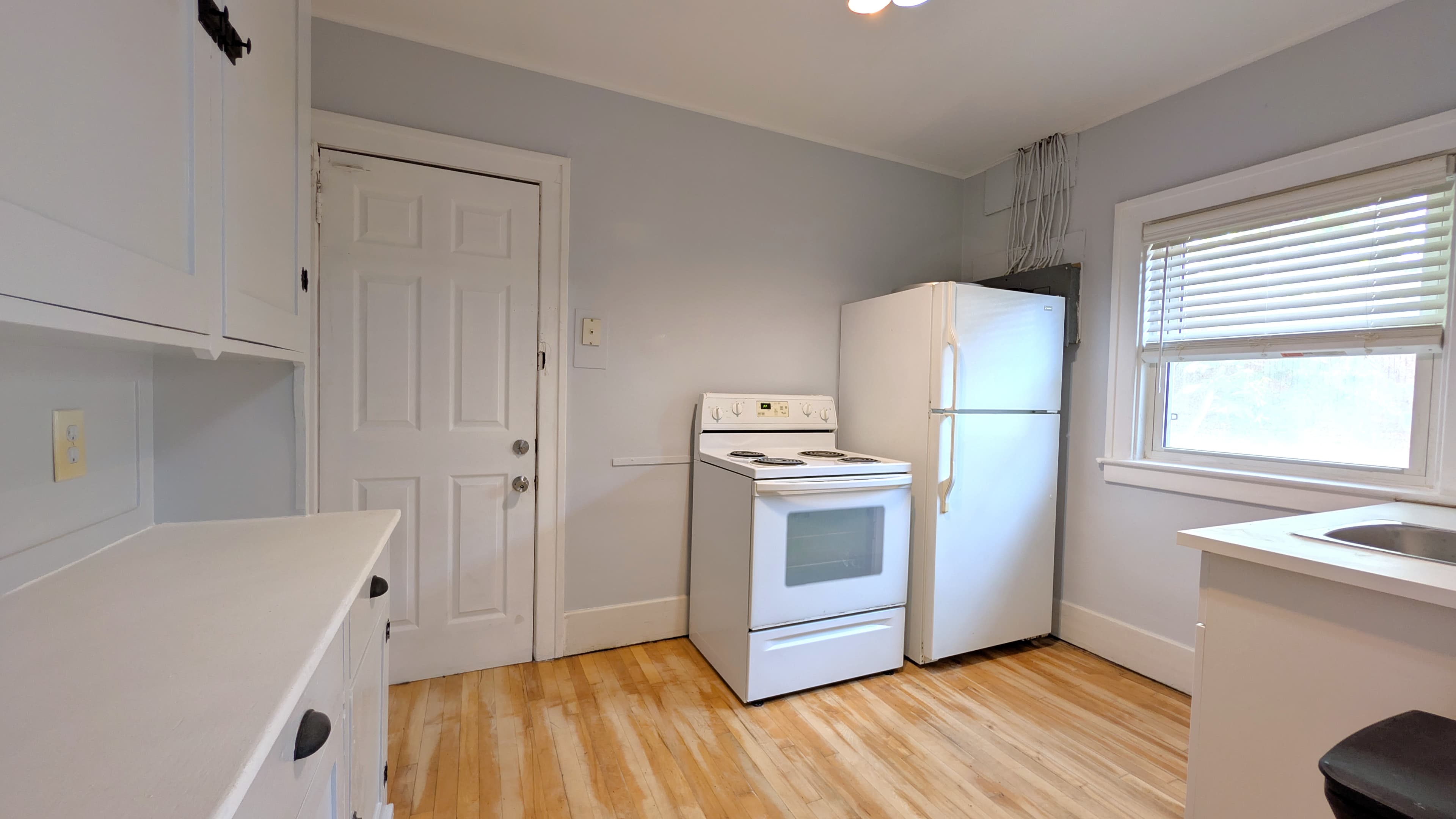 322 Partington Ave - Upper Unit - Photo 4