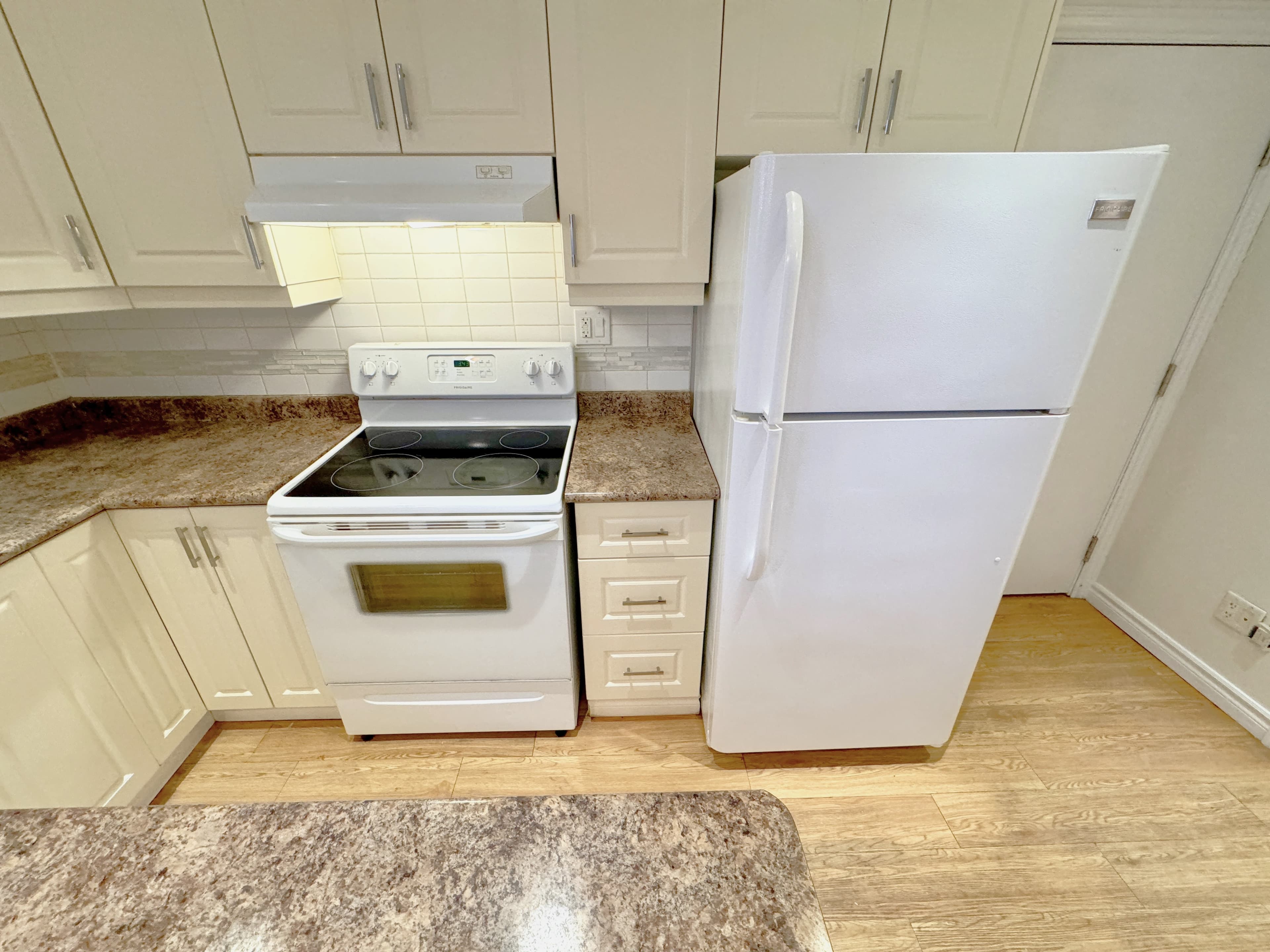 249 Logan Ave - 3 - Photo 4