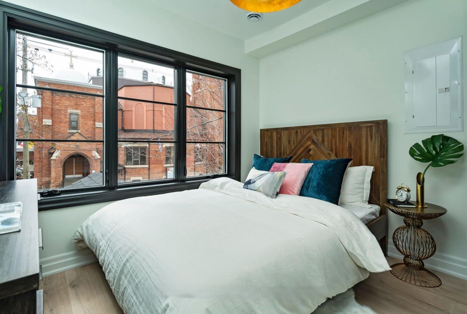 121 Sorauren Ave - 2 - Photo 3