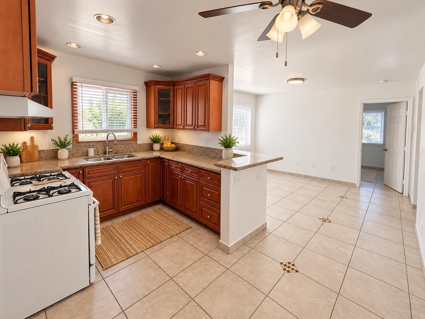 10855 White St 3Bed 2Bath - Photo 3