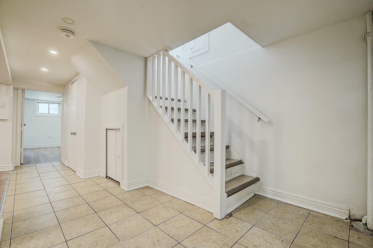 79 OConnor Dr - Lower - Photo 30
