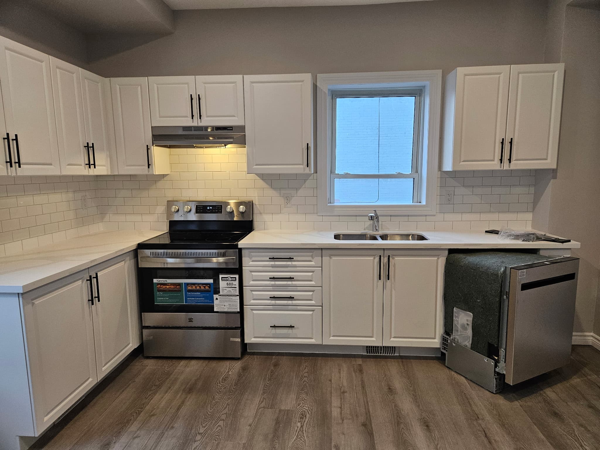 263 Bethune Street - Photo 2